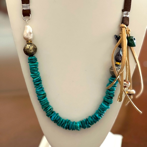Gorgeous Turquoise Necklace - Picture 1 of 4